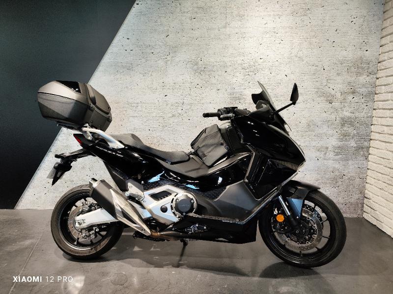 moto NSS 750 Forza